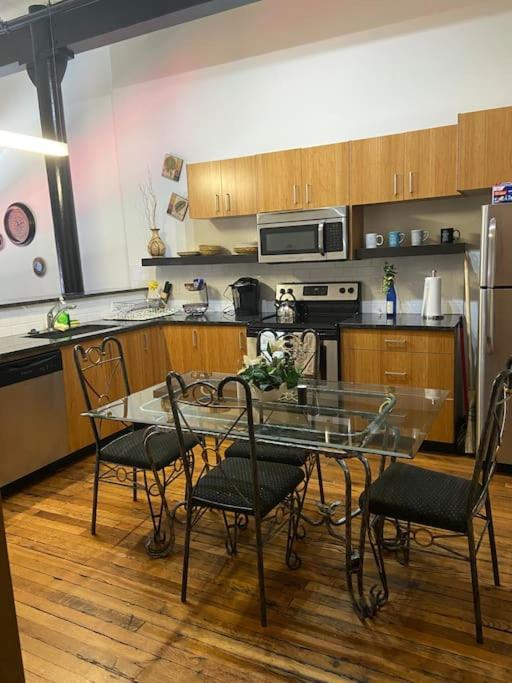 Charming 2 Bedroom Apartment Near Vcu Ричмънд Екстериор снимка